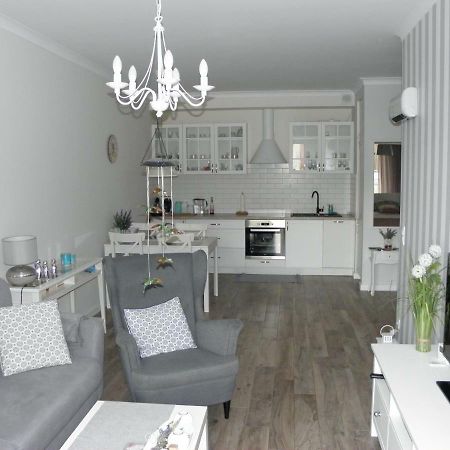 Apartament z Ogródkiem Pobierowo Zewnętrze zdjęcie